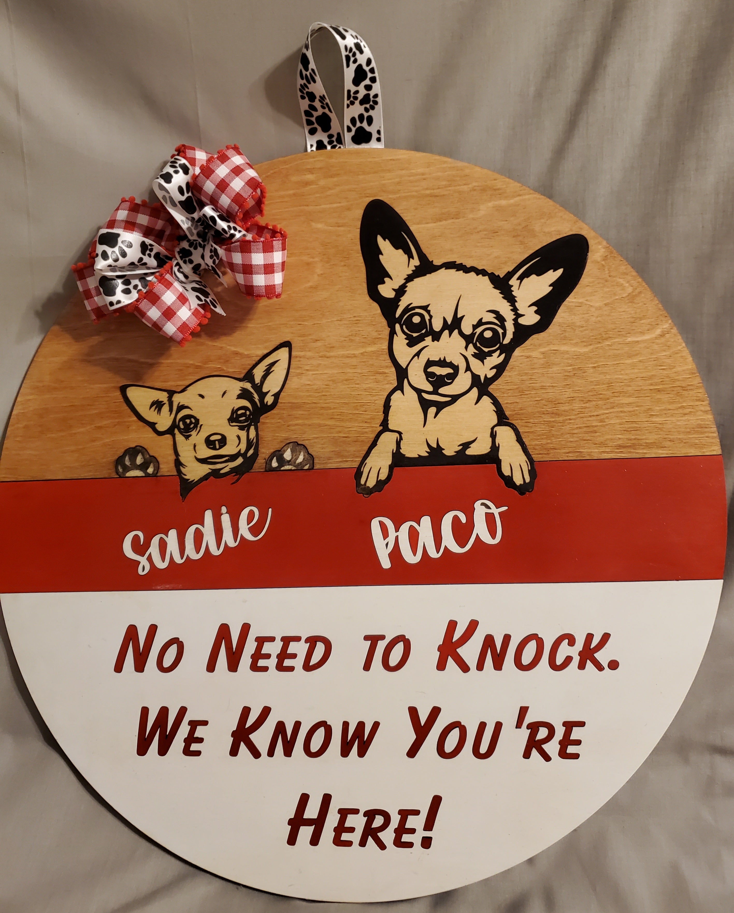 Personalized Peeking Pet Welcome Sign – 11 in or 18 in